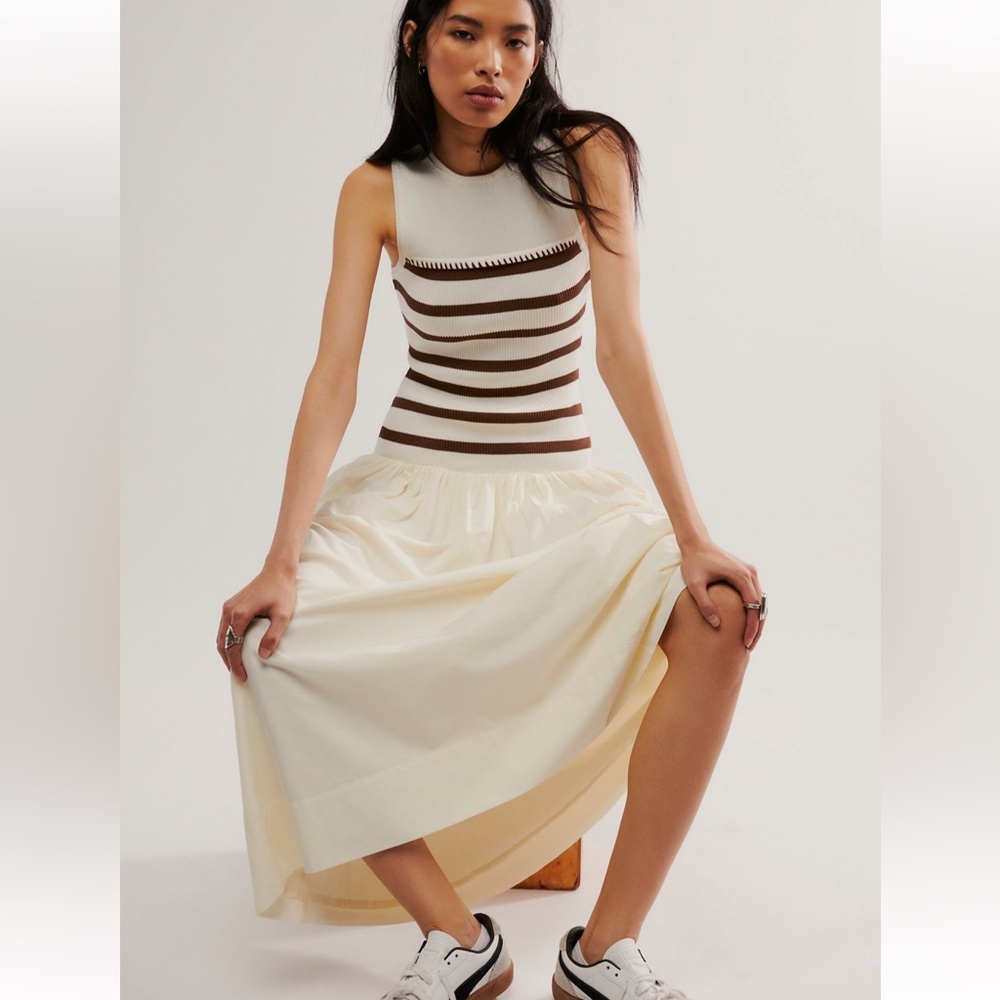 SOVERE Rhythm Stripe Mix Dress - Picture 3 of 4